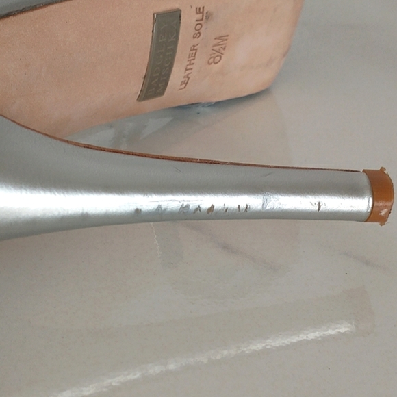 Badgley Mischka Fierce Ankle Strap Silver/Gold Heeled Sandals - 8.5 - Picture 8 of 16